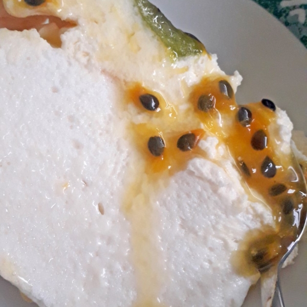 Country Walkers Recipes: Julia’s Pavlova from New Zealand 1